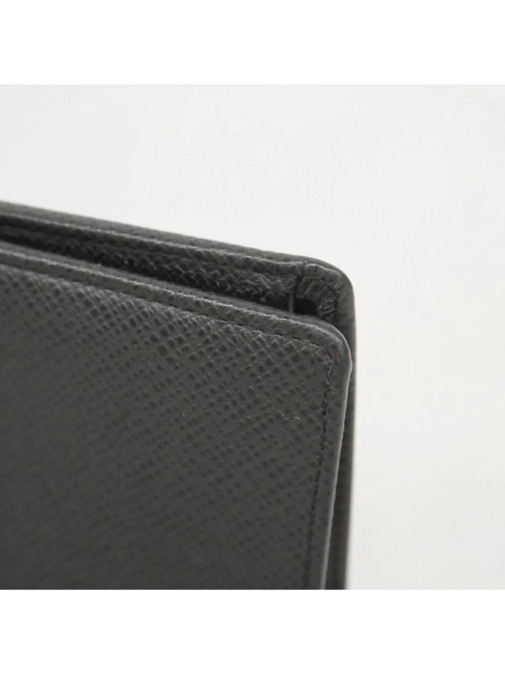 Louis Vuitton Wallet Taiga Portefeuille Brazza Ardoise